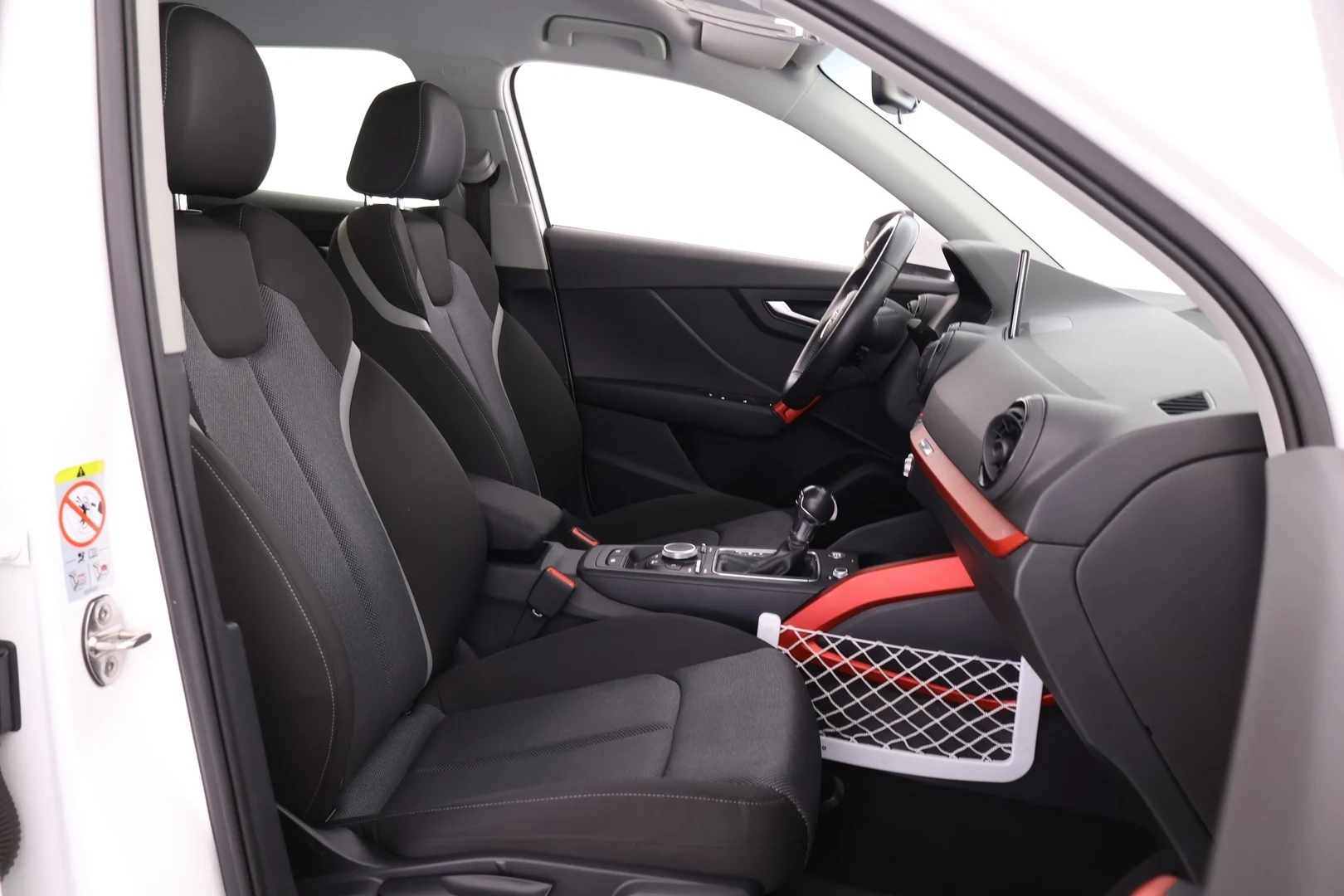 Car Image - UUAVC1WPwR9KHyCfC6ymS