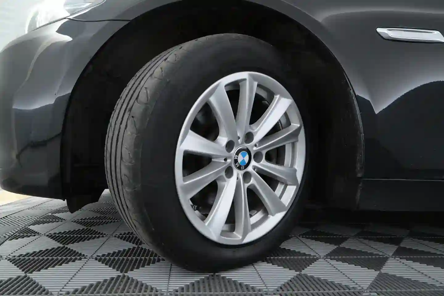 Car Image - 26Mlg1N8qDzmq2AMEK6ig8