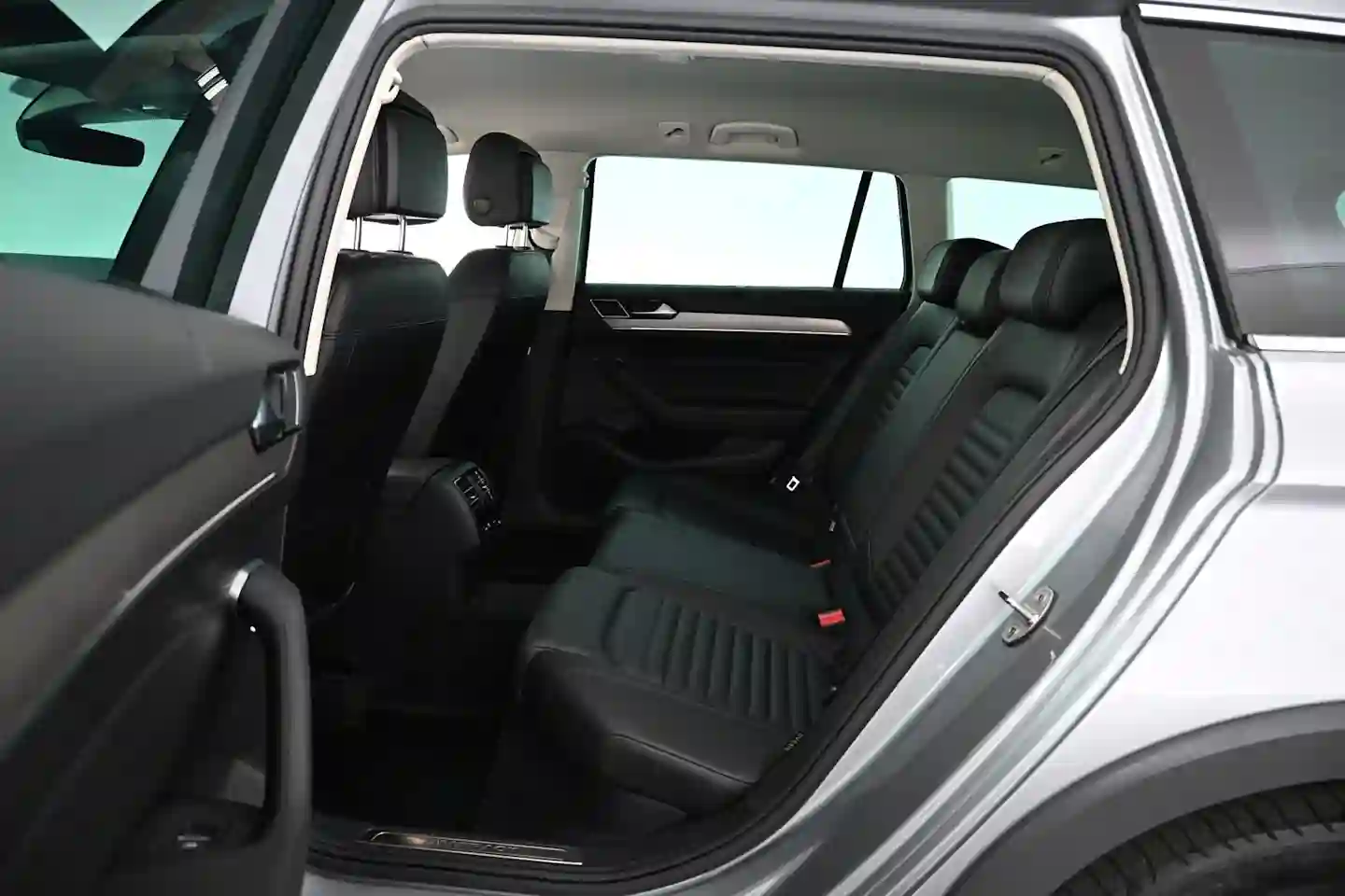 Car Image - 4MZi0NE4h3KdCmNKRxlbQt