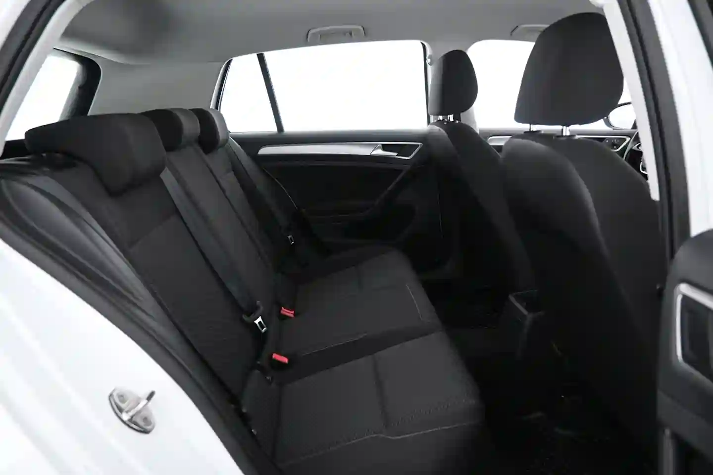 Car Image - 5YxZA9G4IeALDXHZgMwjIO