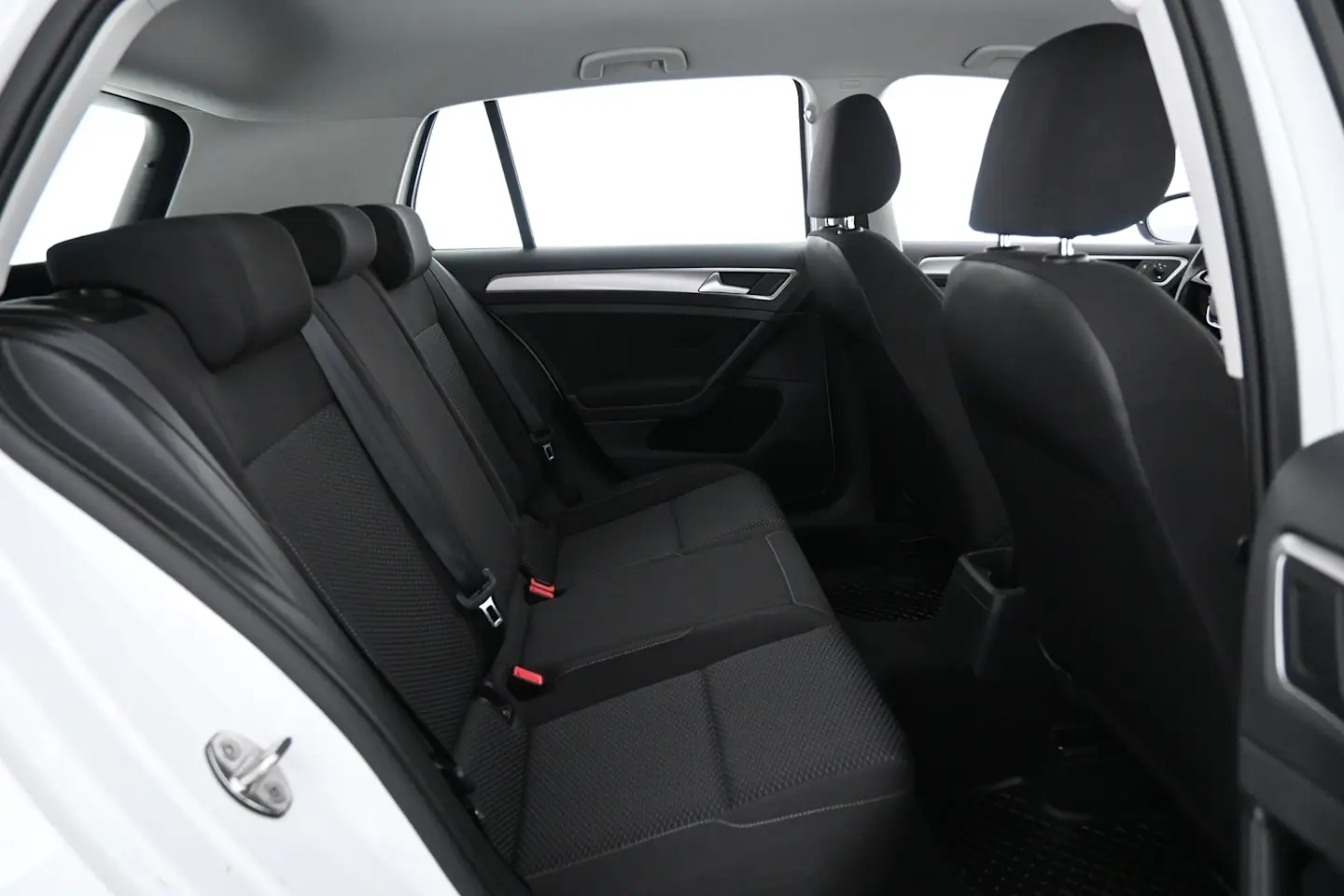 Car Image - 5YxZA9G4IeALDXHZgMwjIO