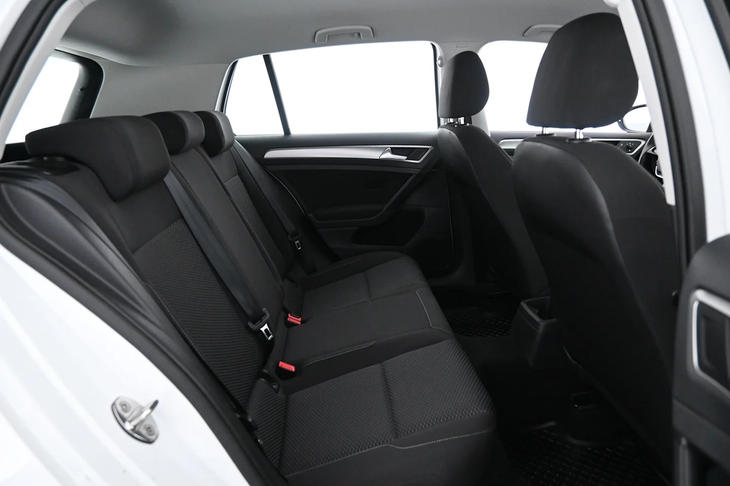 Car Image - 5YxZA9G4IeALDXHZgMwjIO