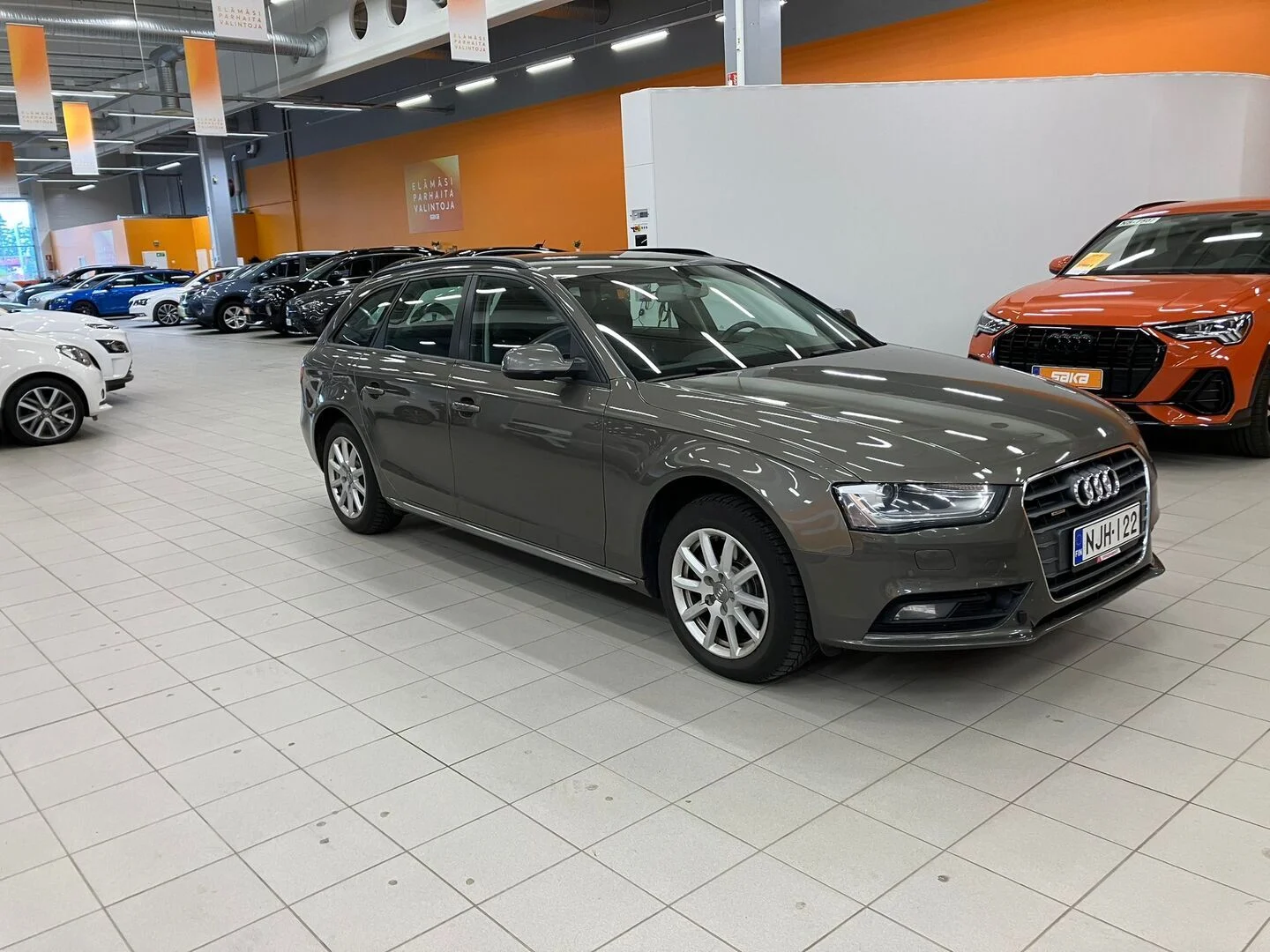 Car Image - ECuE8JPOqwJfyRfJLZoIr