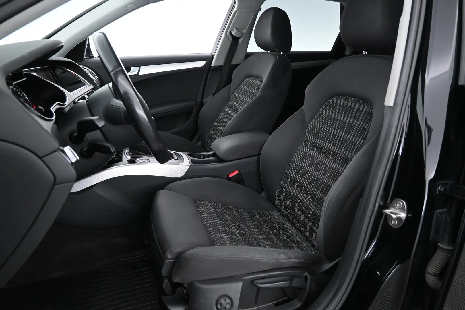 Car Image - 6Quojo29gH4DsfF5qiylfx
