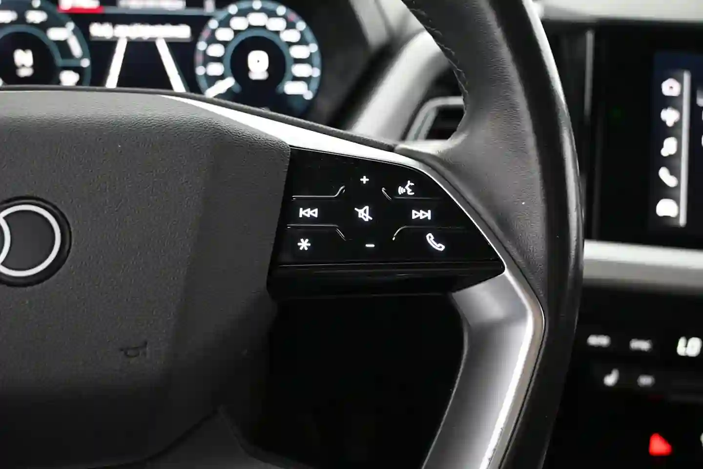 Car Image - 1Hd9RiCjXihTqDggXuarNE