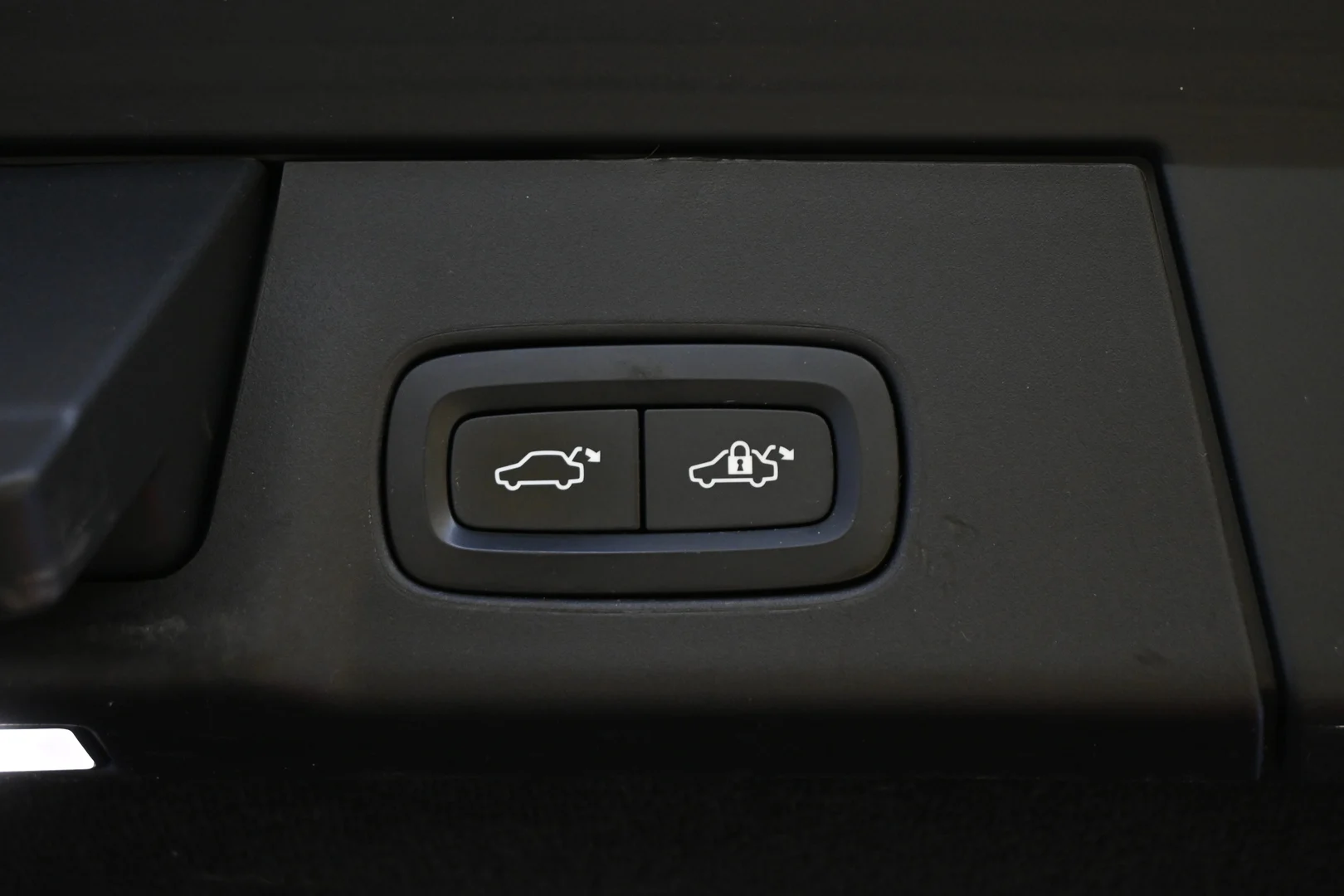 Car Image - VXsLpQpUyMLbHDi6PPhwO