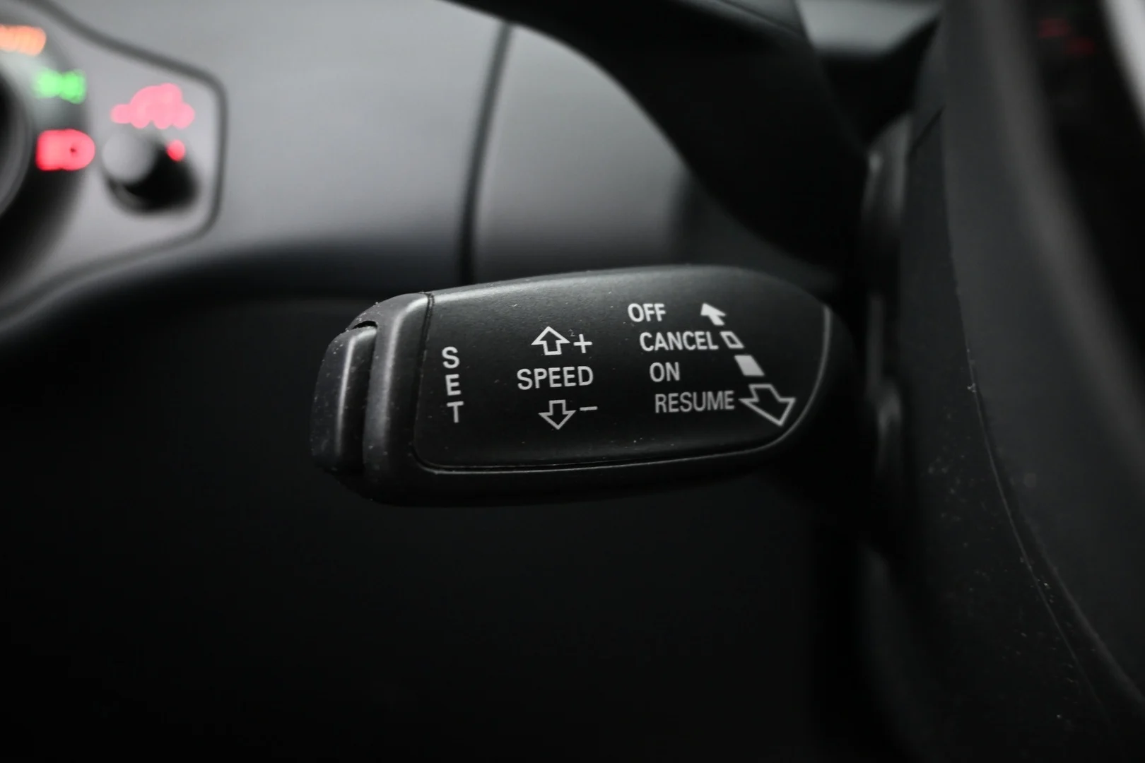 Car Image - 2Mq2t5eMUVchLxQ04ONmv3