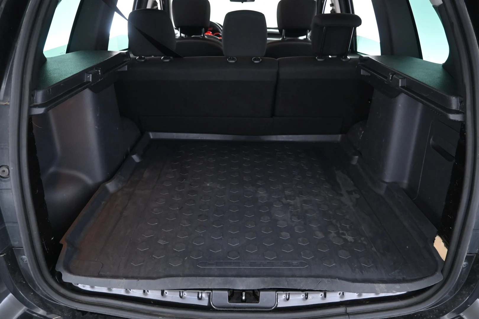 Car Image - 28fVmvLpeUGQb6AvjP0JUf