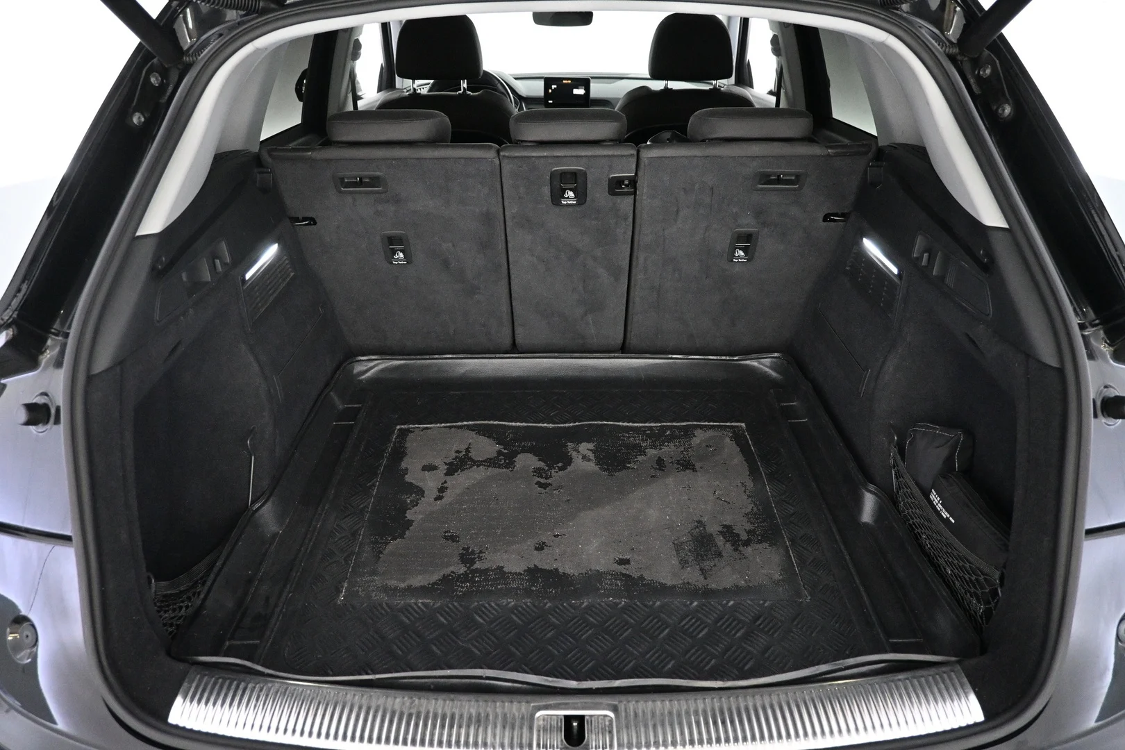 Car Image - 5XfgLplBDvUcwVub8q5bJD