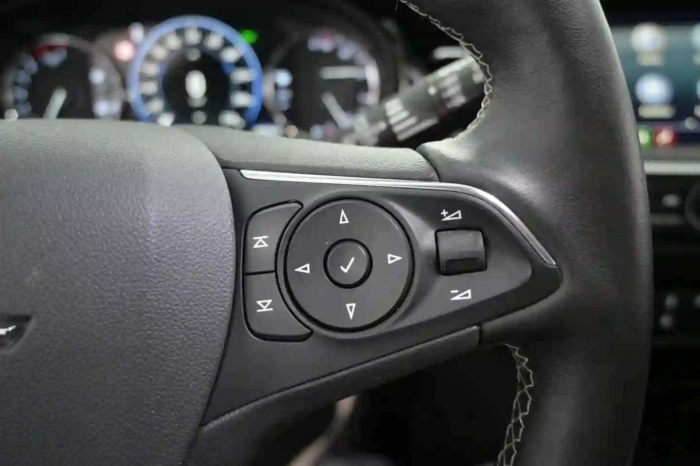 Car Image - 307thW2deAAYzTdgr2ENDo
