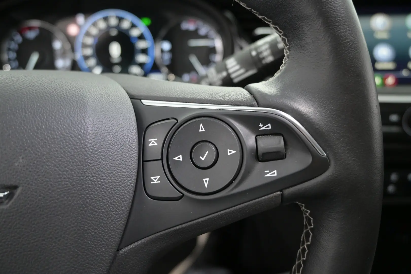 Car Image - 307thW2deAAYzTdgr2ENDo