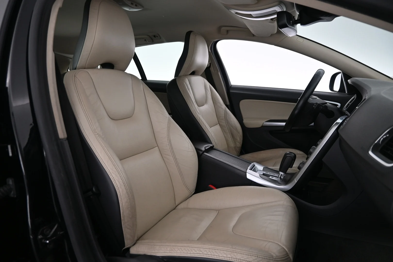 Car Image - 6DjbjsirjHqOL8QjM8KXnV
