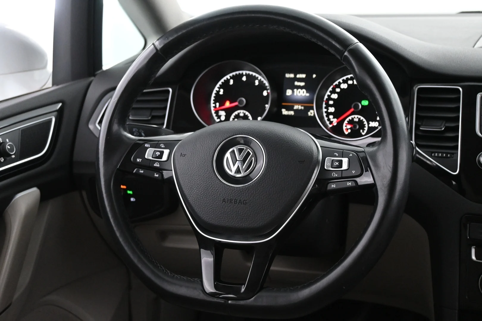 Car Image - 6TzFRlAxrUbICnKNZ7h26i