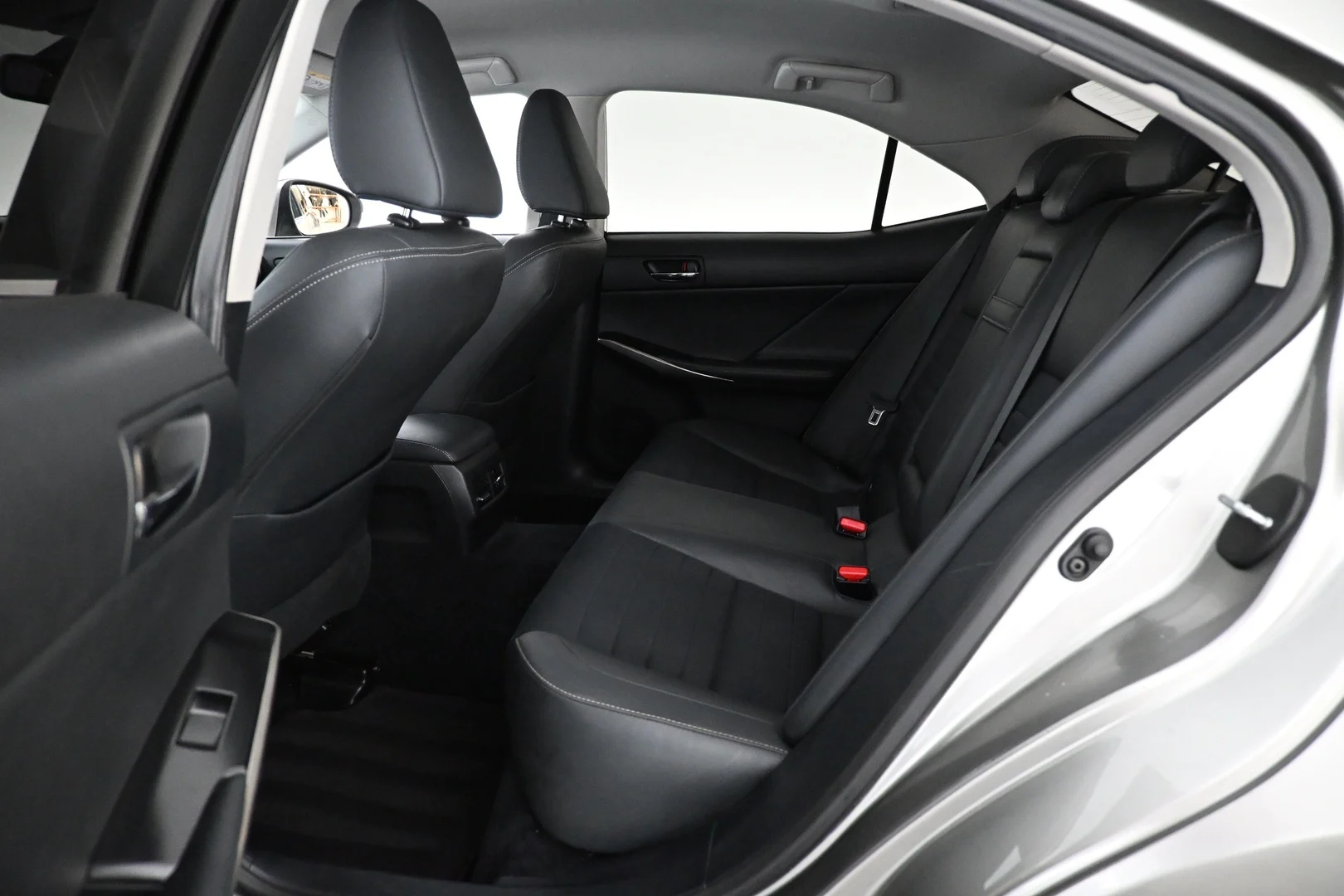 Car Image - 4lfQB3mO3gS1PAb1aFEYYR