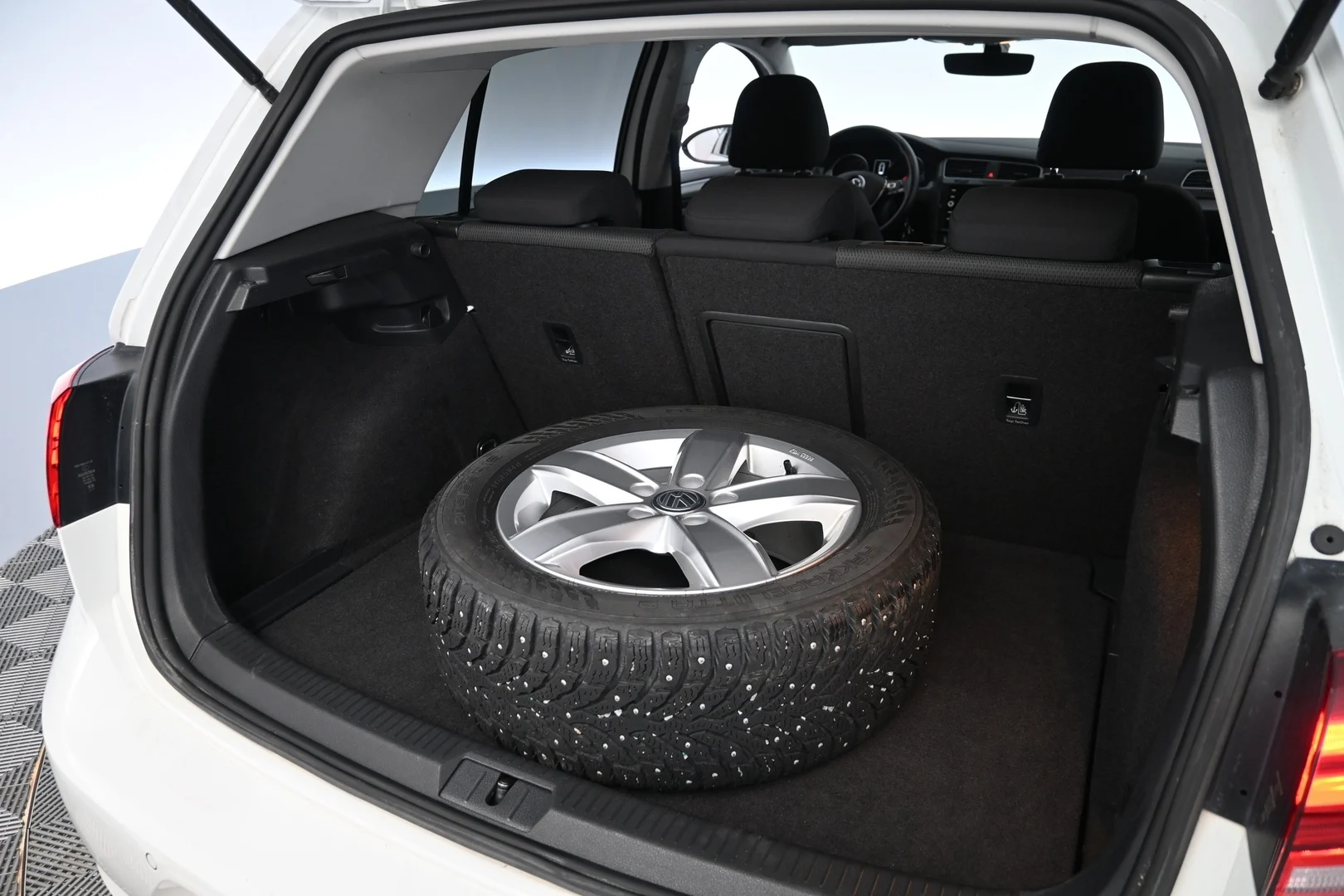 Car Image - 3RA9bmdW7s98Ks6K9aG9mZ