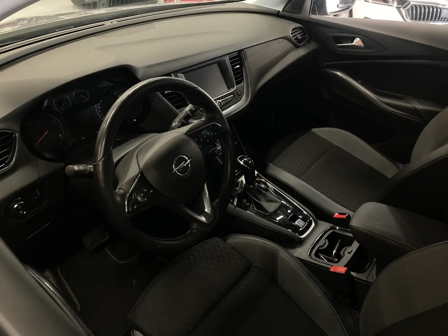 Car Image - 3XTe5u854KaV1hoi4eLIH