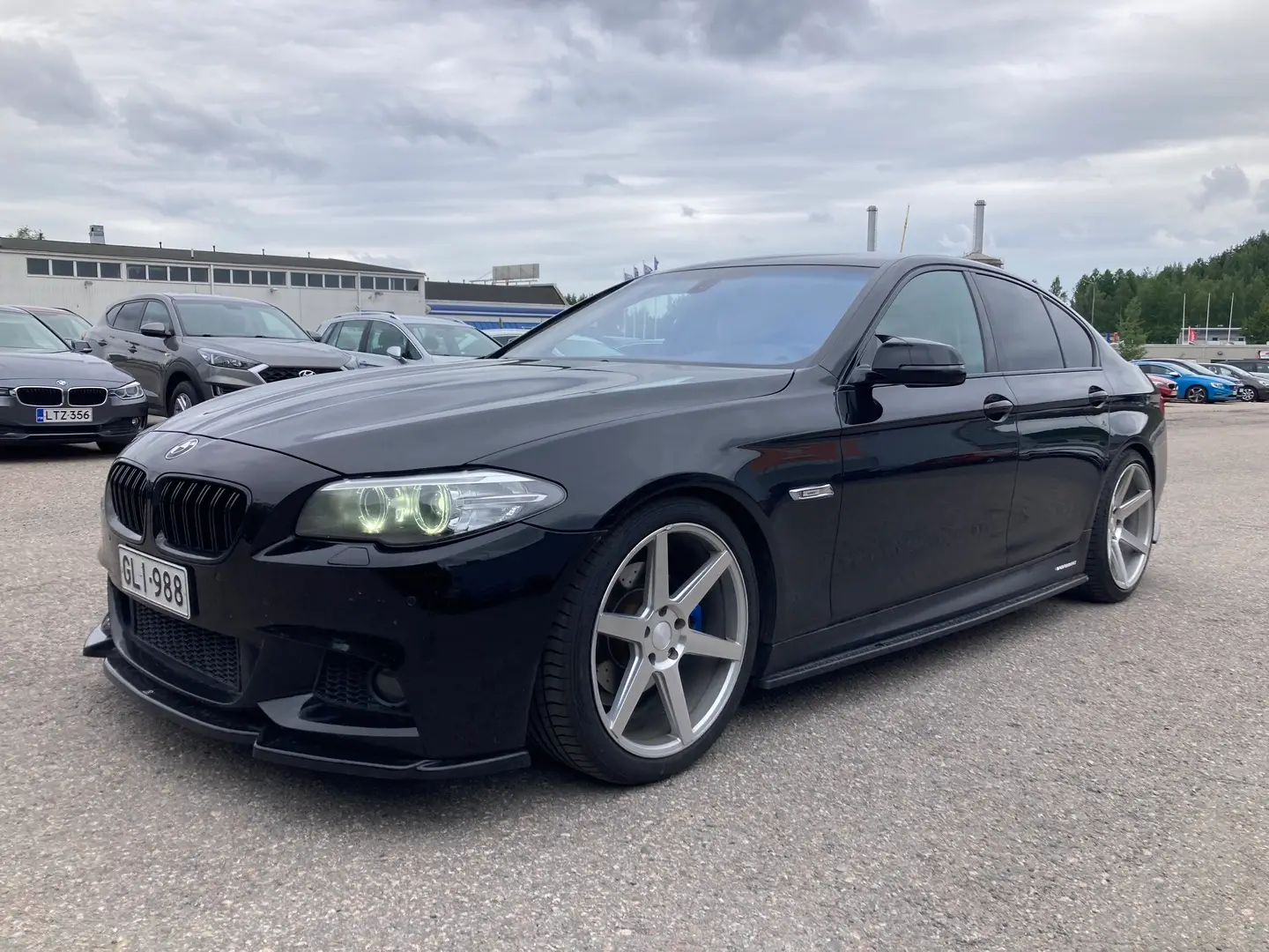 Car Image - 42PONlJEM30Qa9JNdmPWoy