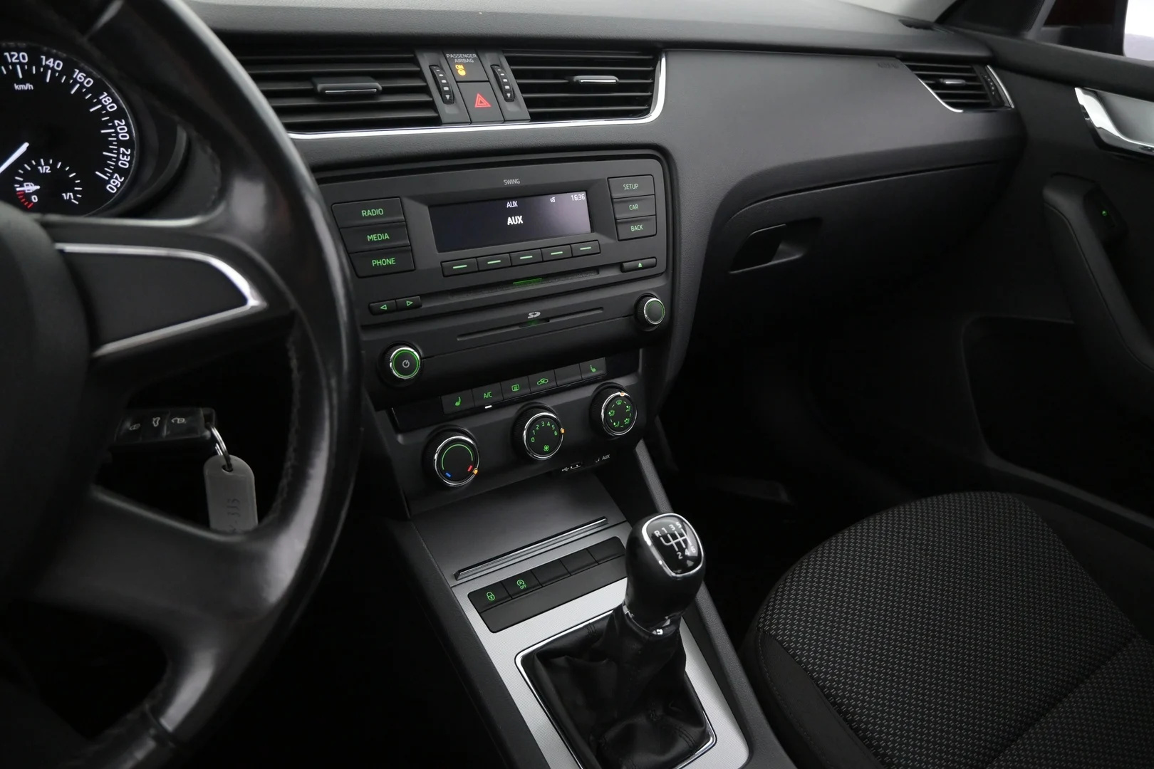 Car Image - 3pB152dZ9HEXegbXaX8Q10