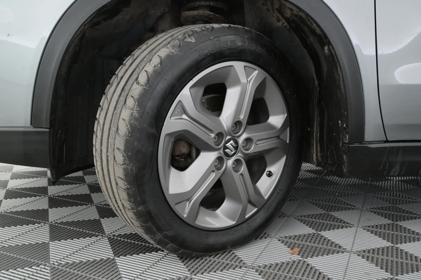 Car Image - 25vAjrv9wdamrN98HUlH1g