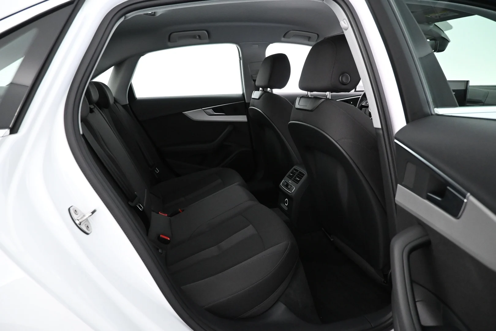 Car Image - 73LVwaT6WI9TI95PoAj1eW