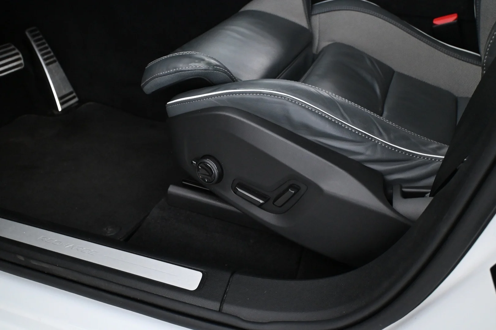 Car Image - 4LNRrA6vgtepW90o9H7vlx