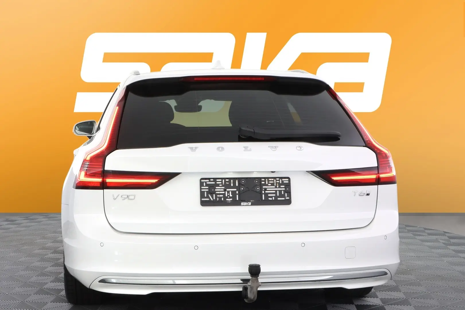 Car Image - CMT5f1eqVrs3em6o6Fxyu