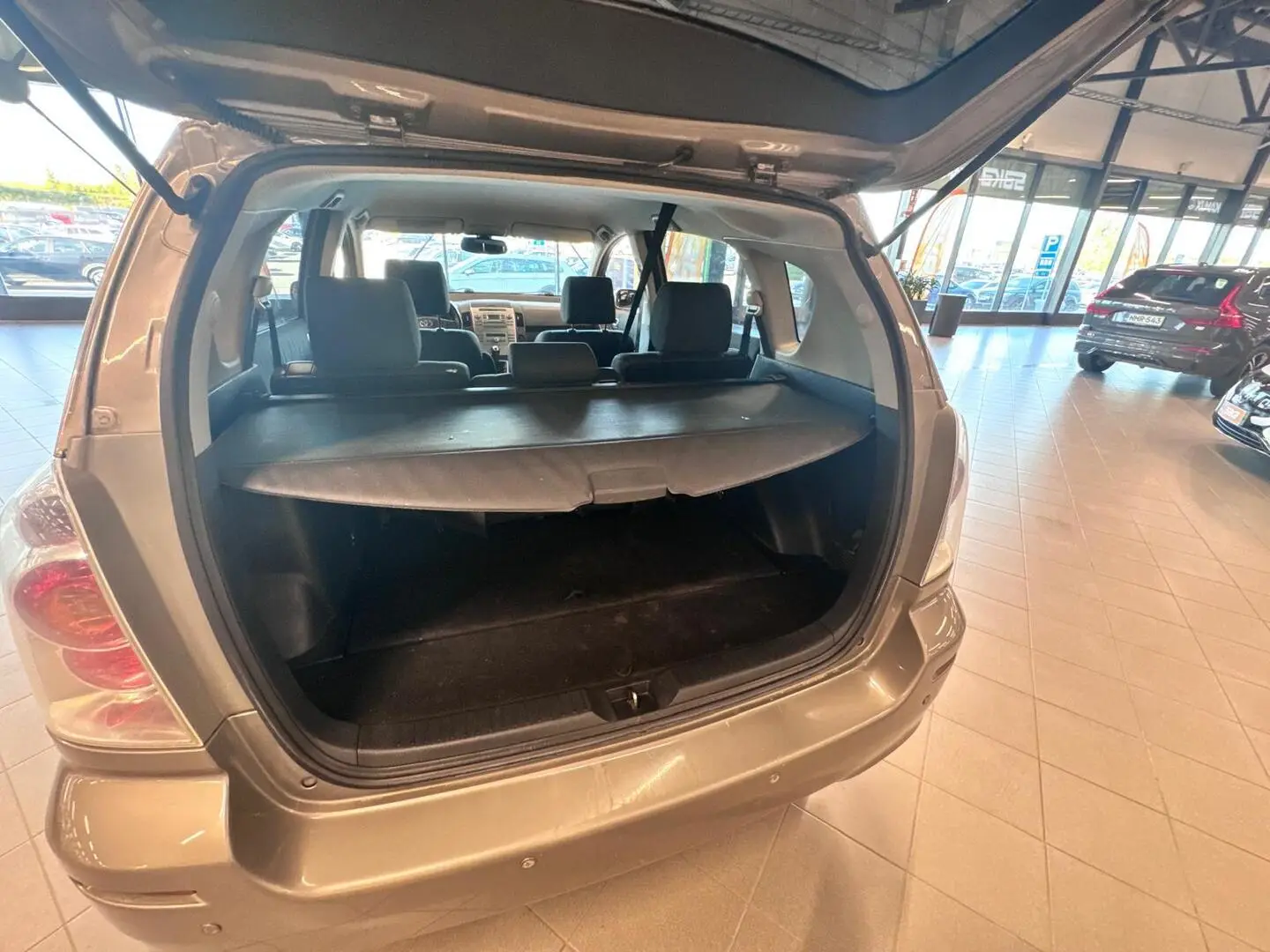 Car Image - 3qwWe85bkextccVMw9yMoO