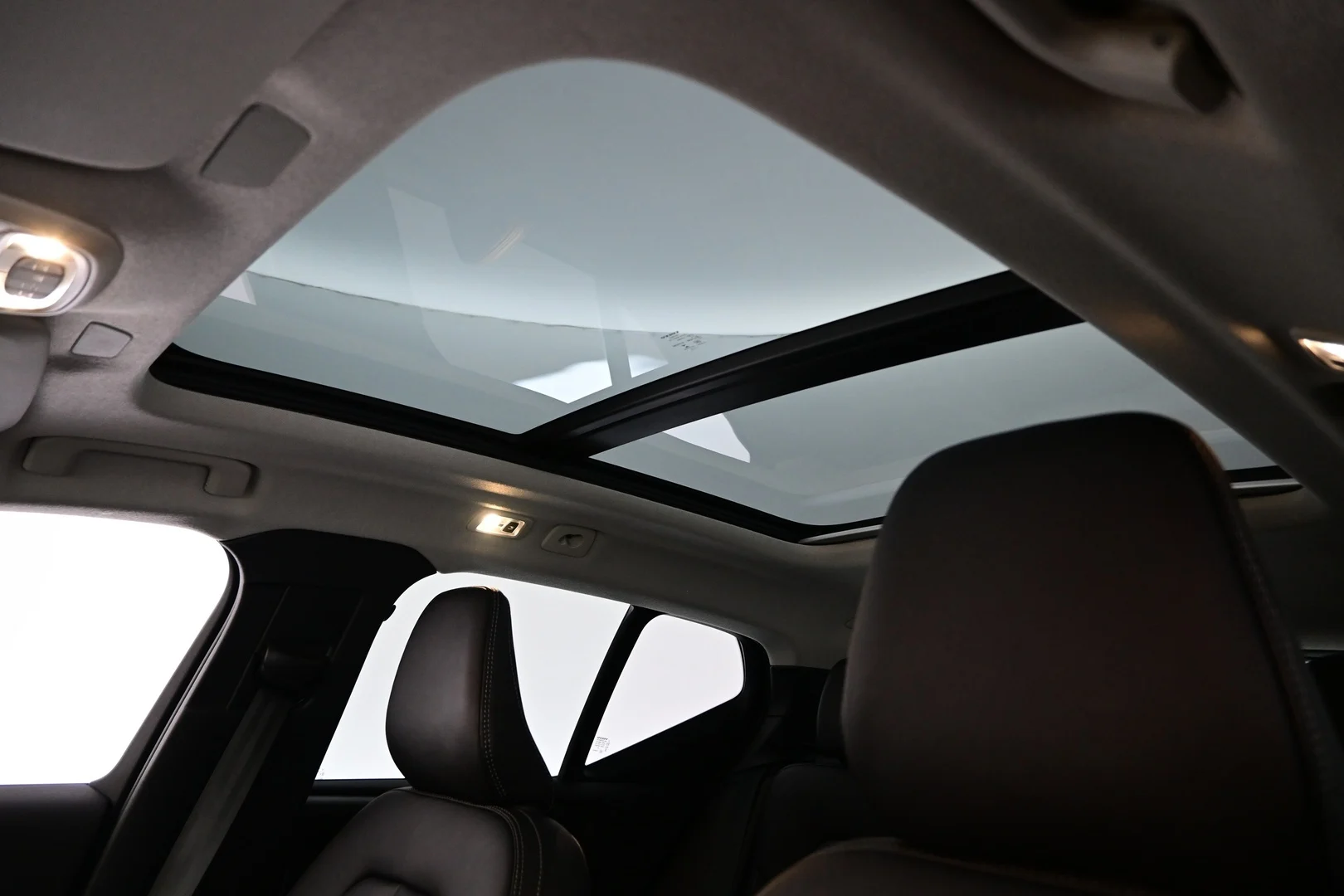 Car Image - 6Hn3kYJKovMx9vPEMV30QK