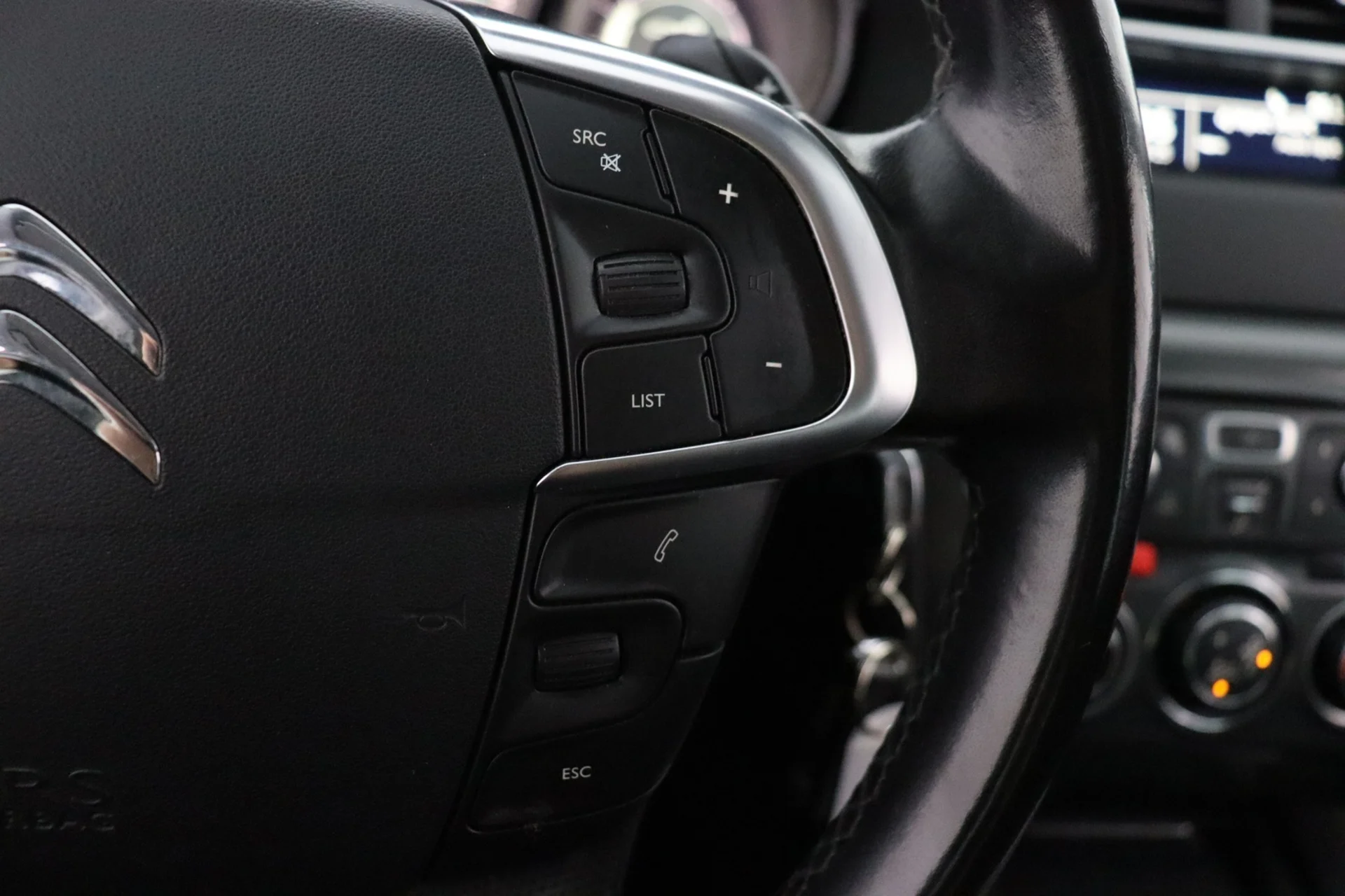 Car Image - 5dUZJCH8dMGuO7ZchzzMSZ