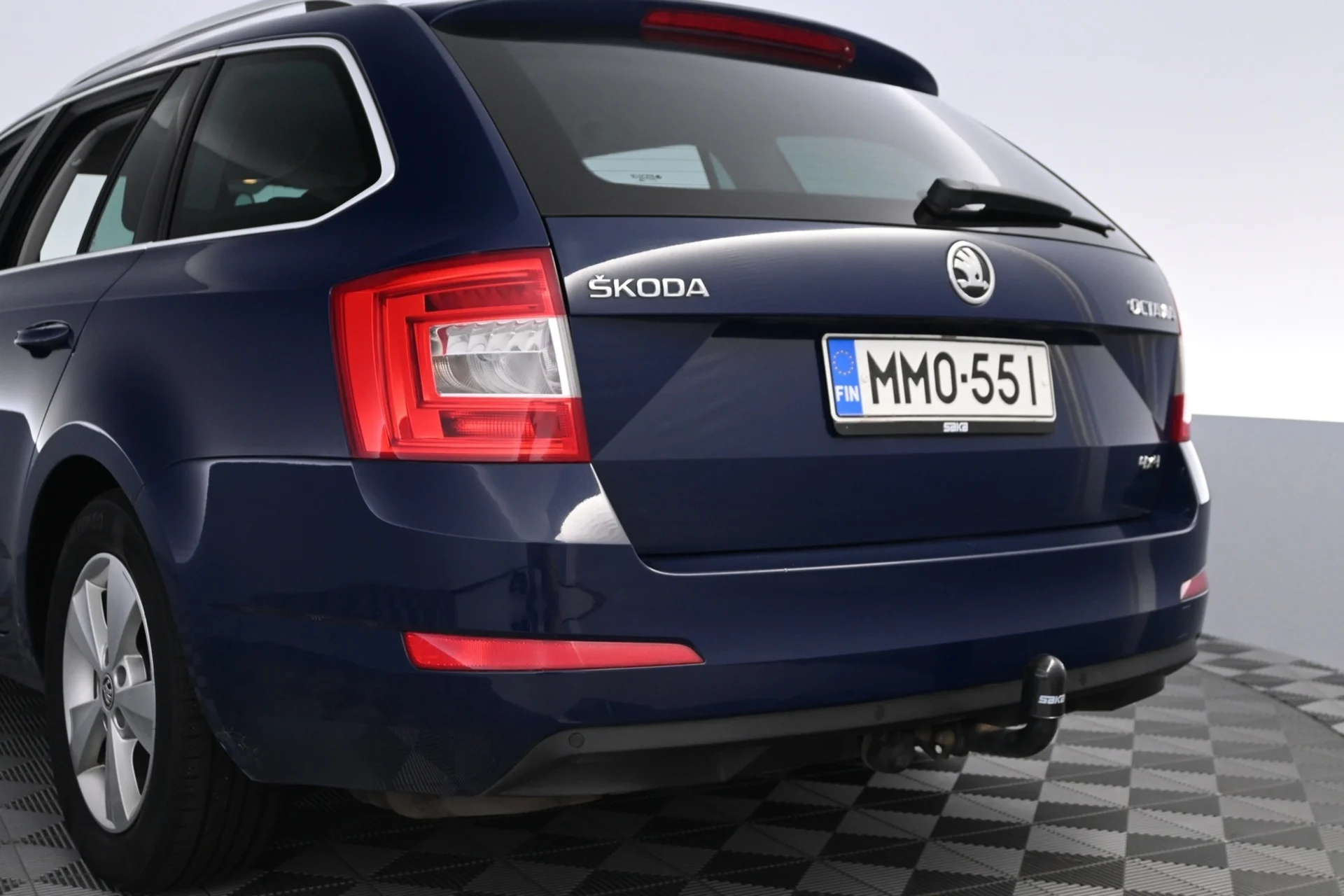 Car Image - 3xb2r0DNTAVQ2aTAB0mkCf