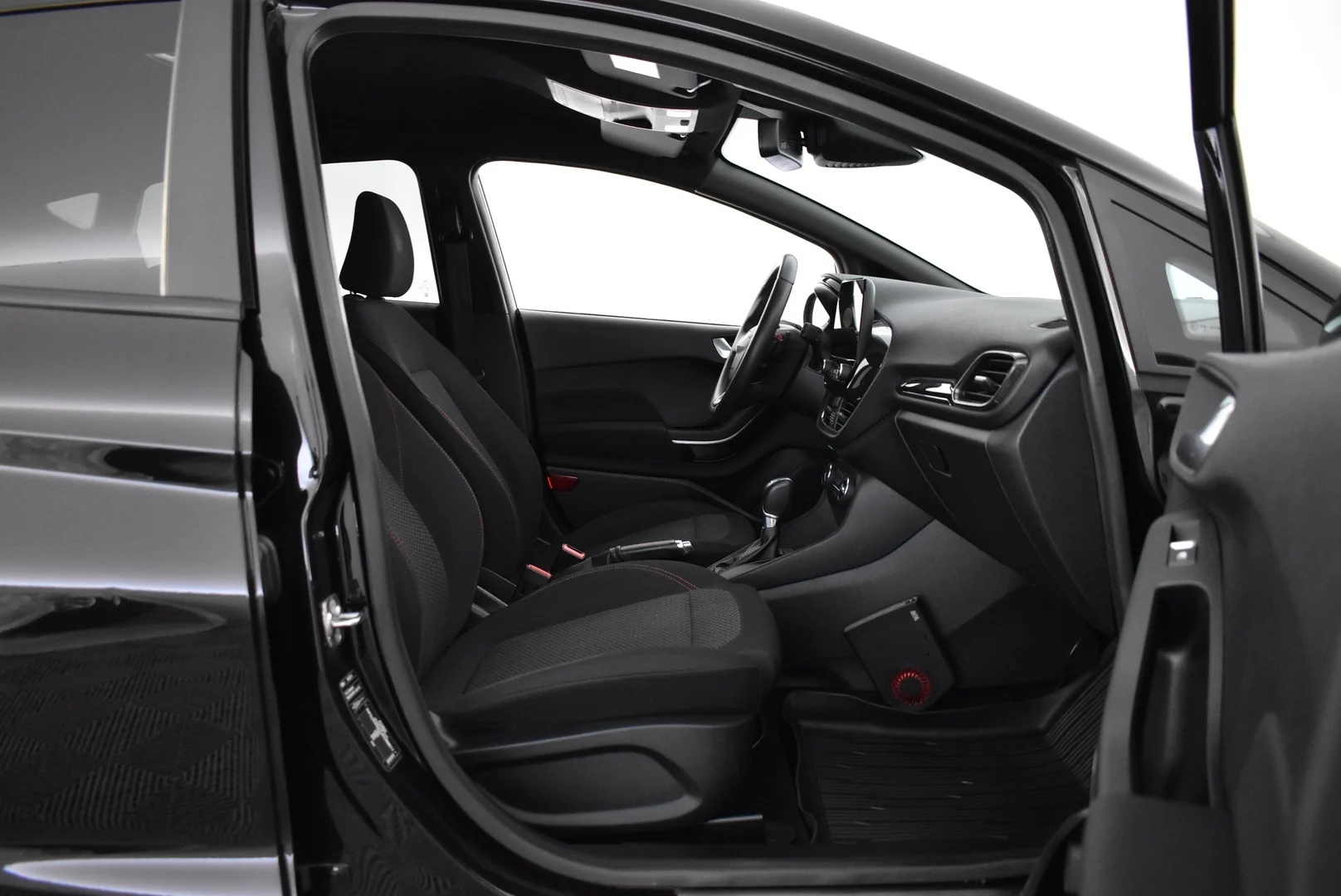 Car Image - 2HlfQZX8KvKhwKJtju3MEG