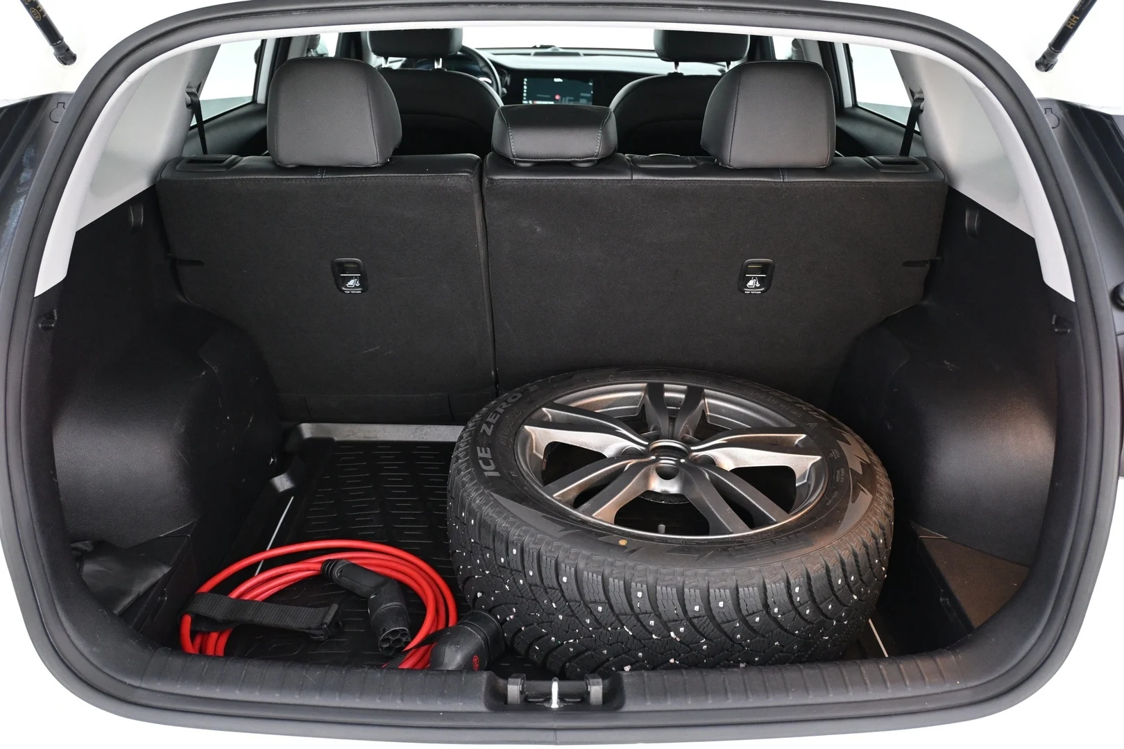 Car Image - 2ZgxaMWiTb2r2sx26KIPHe