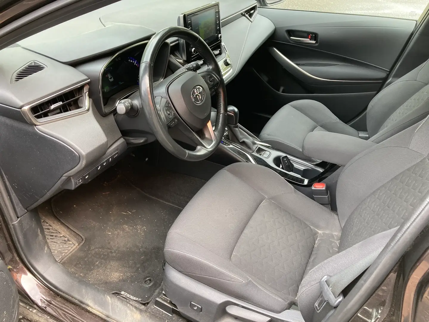 Car Image - UyYMSMH3XpXKCDl73Zh3E