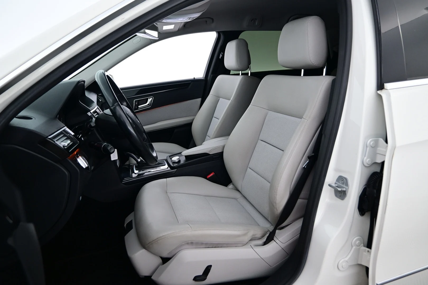 Car Image - VvFHSVqbiqK1OtuMMyfzX