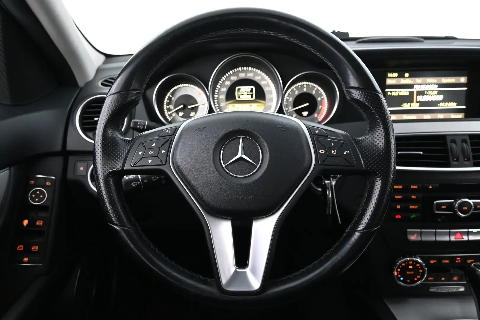 Car Image - 4J4ic9ndNA8BPlkPSetw9P