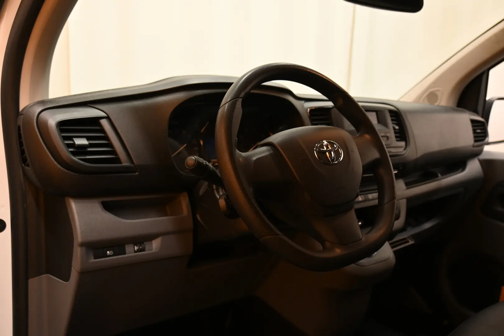 Car Image - 4fnyhEx7F5AEMxDQ10PTSa