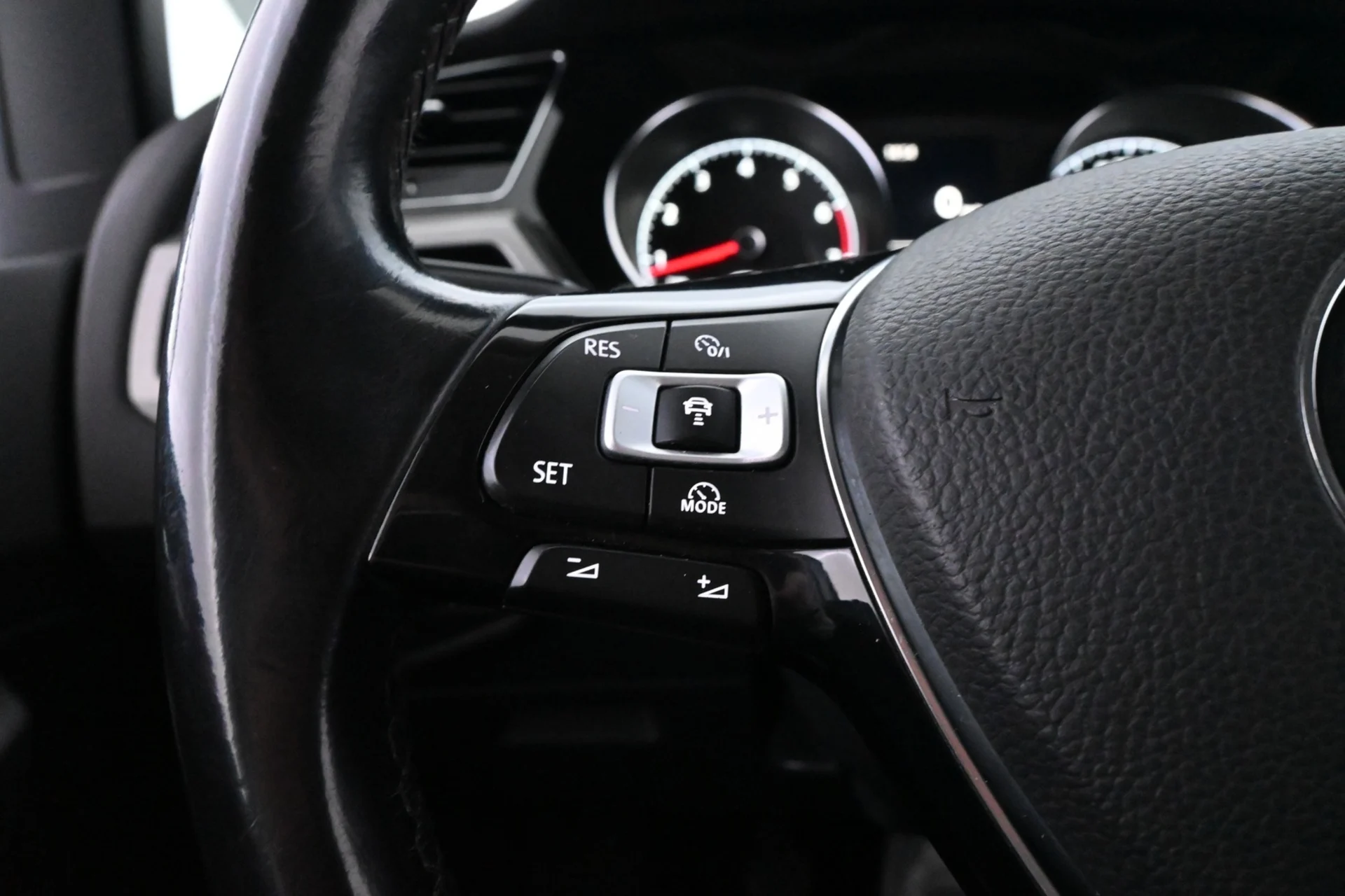 Car Image - 3S74EZqrVX2PuirwHZ92N5