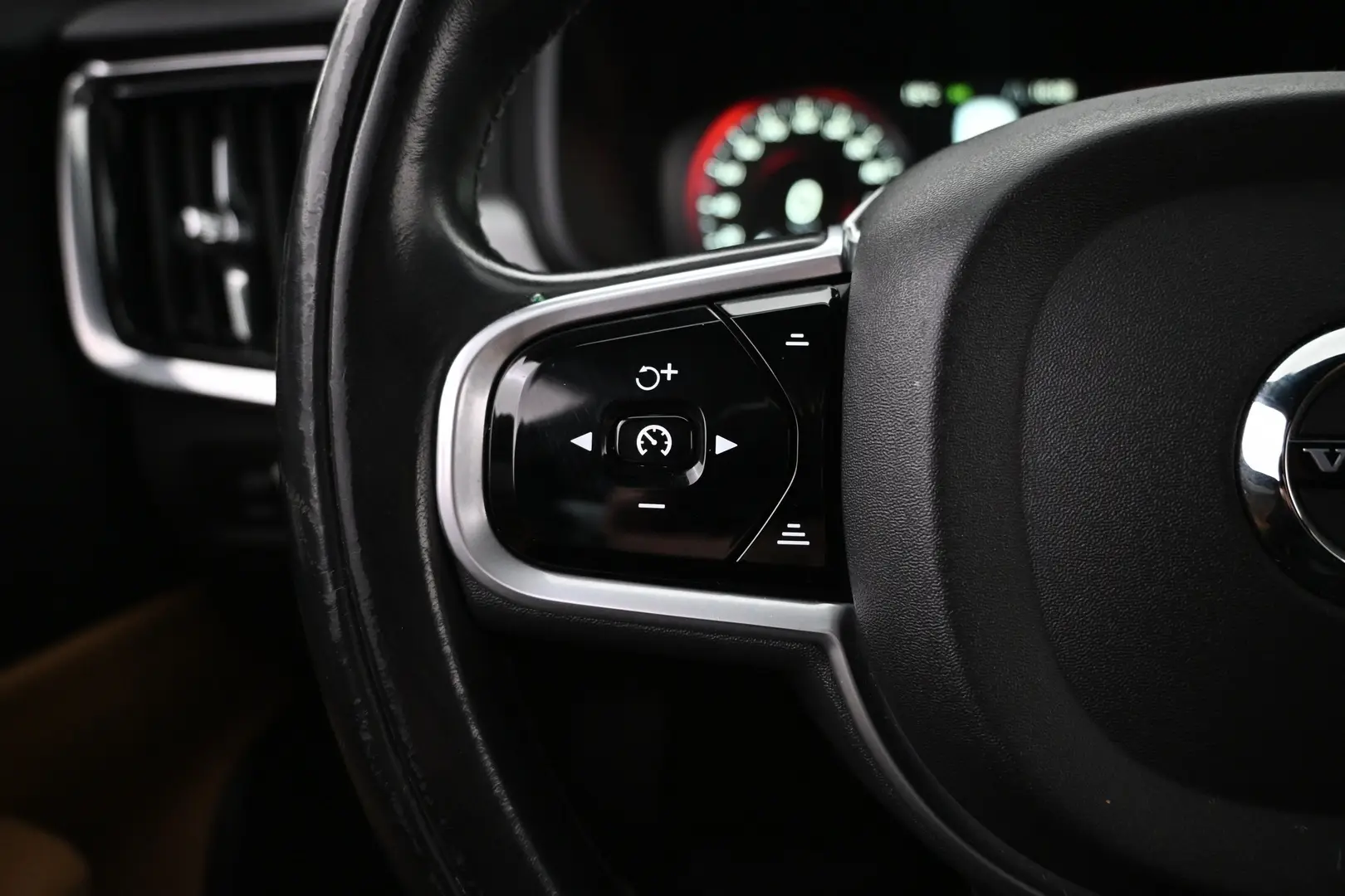 Car Image - 5MI1i7KVTqEuSePVPEeEXd
