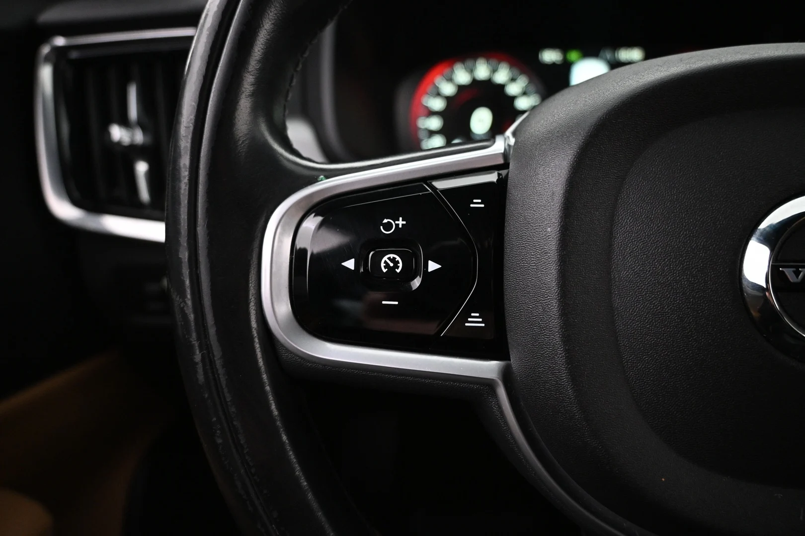 Car Image - 5MI1i7KVTqEuSePVPEeEXd
