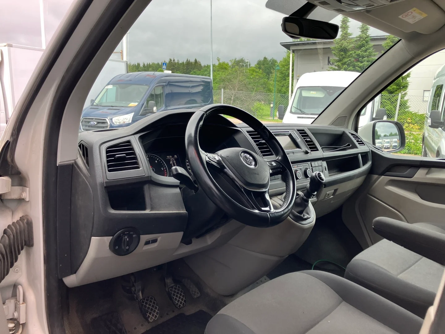 Car Image - 6it8i0ytXrQweLGH8gWAhu