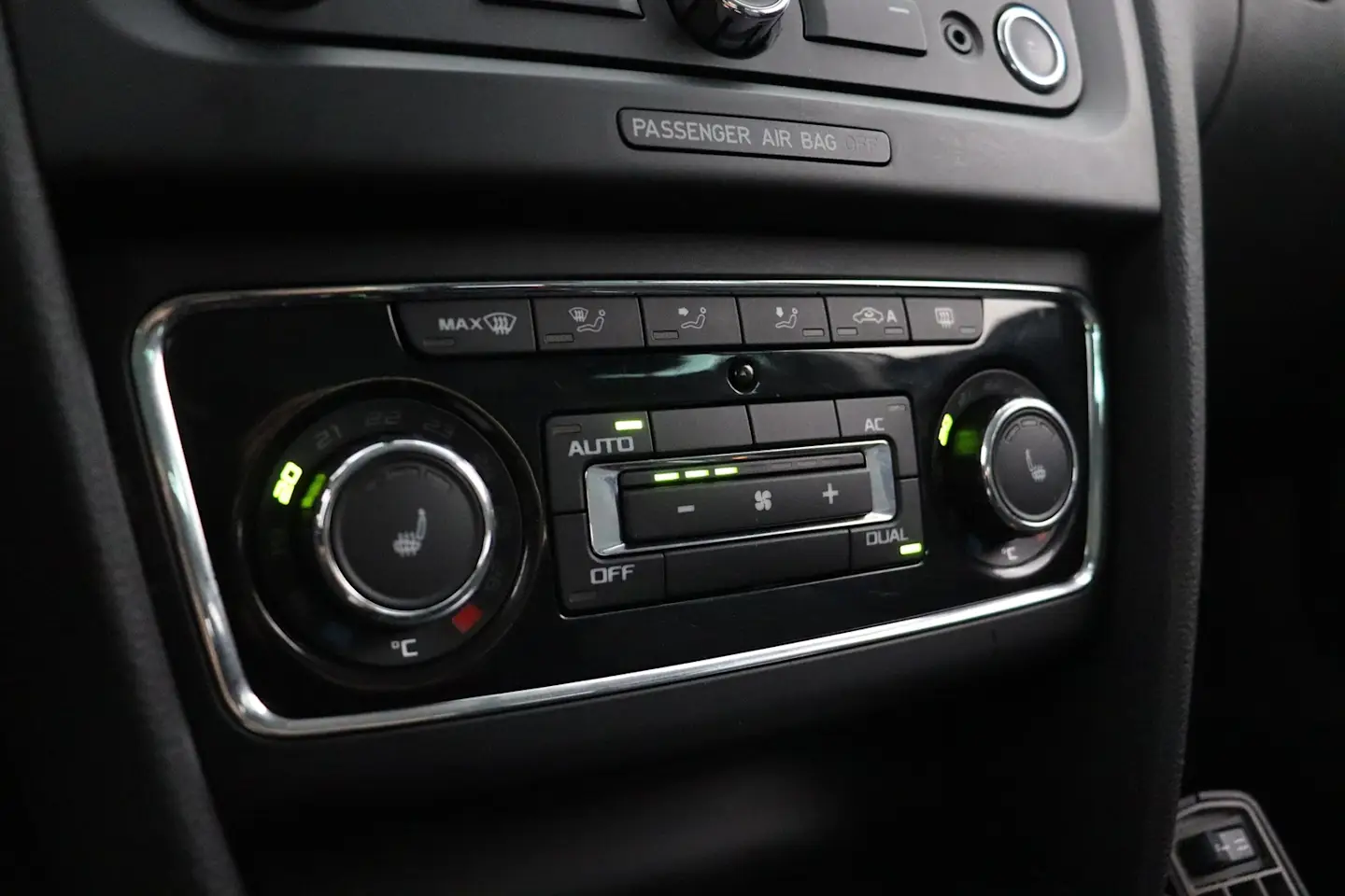 Car Image - 3th09IPSoHXlxBuwXi34r9