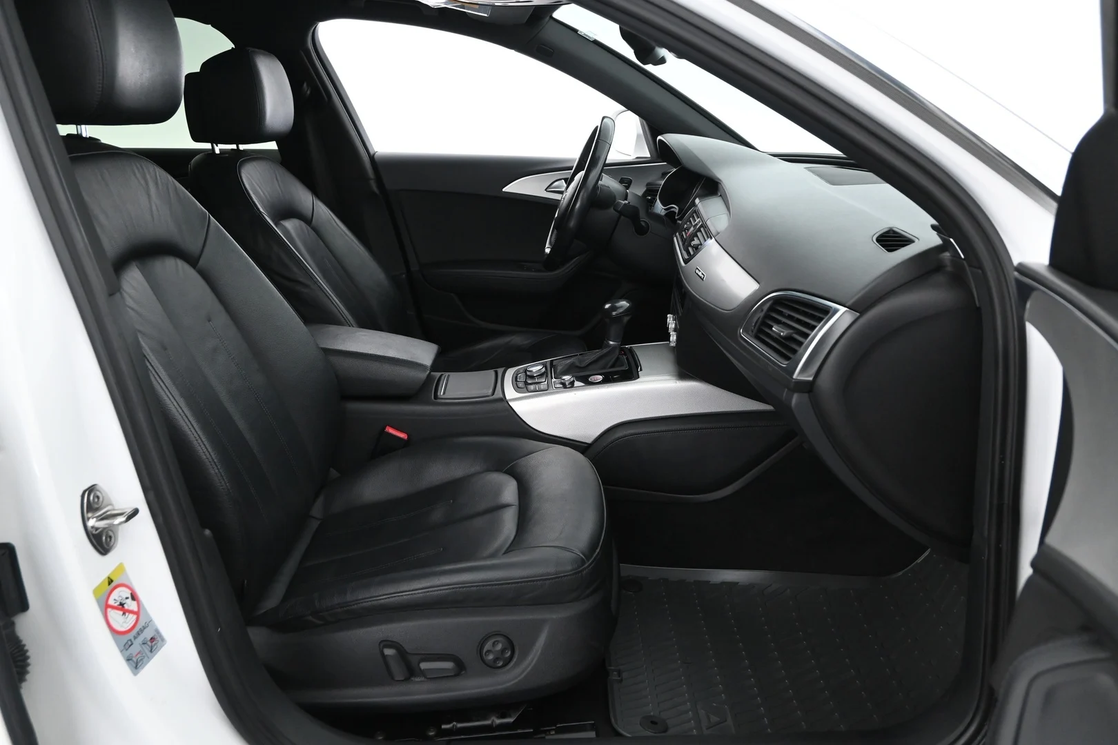Car Image - 3q077vruN3AGvSgwrk9jFp