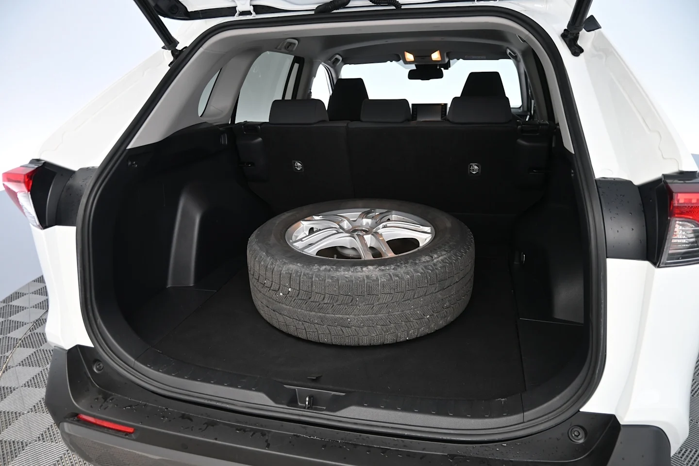 Car Image - 1FKdDGTMS8N8NKpUclh4Hb