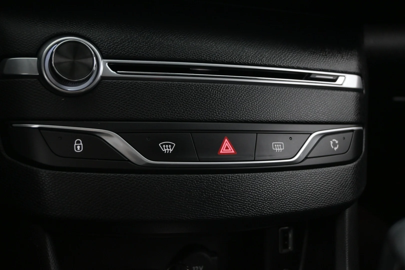 Car Image - 3FdLRCJSnrz0r73YELGZle