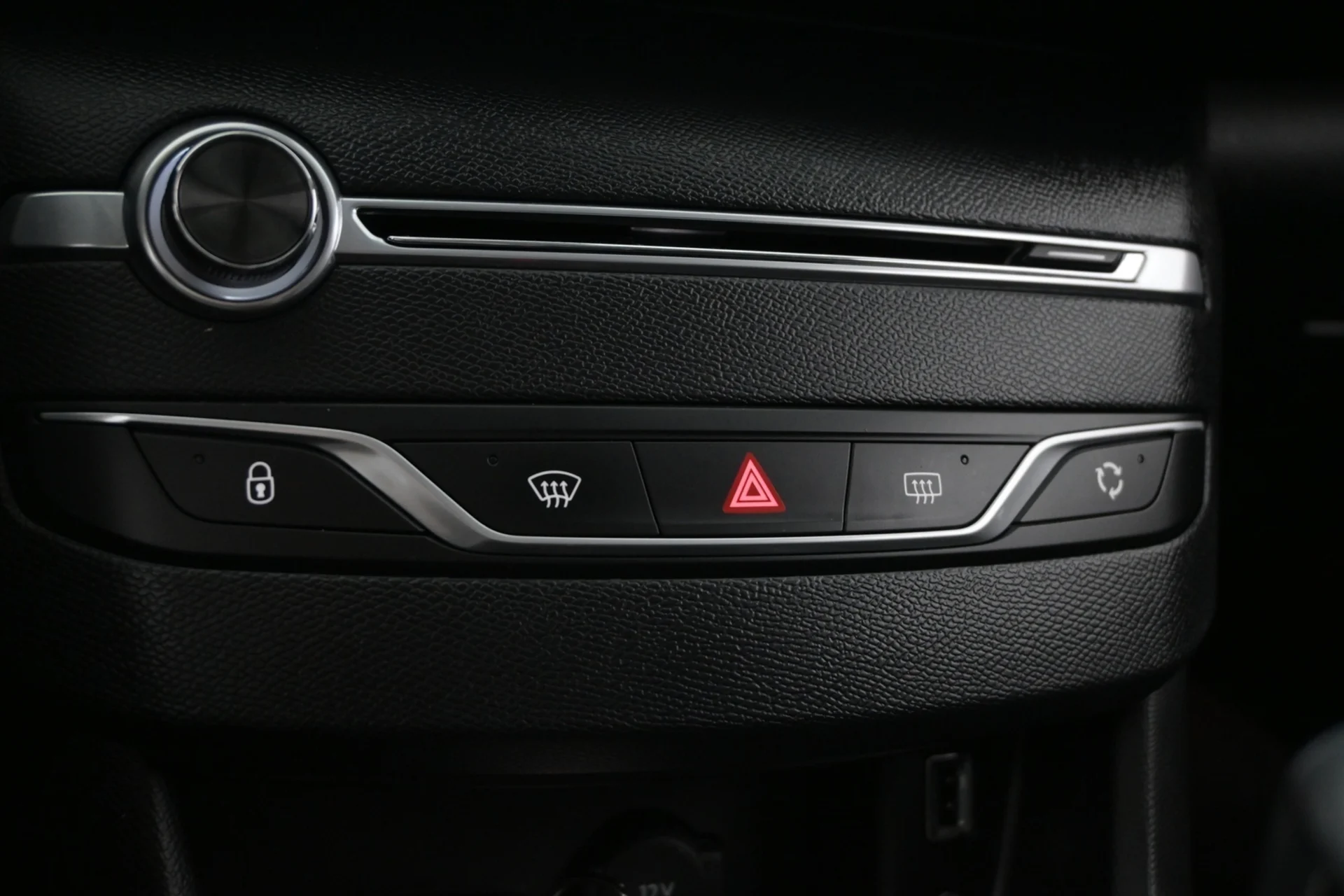 Car Image - 3FdLRCJSnrz0r73YELGZle