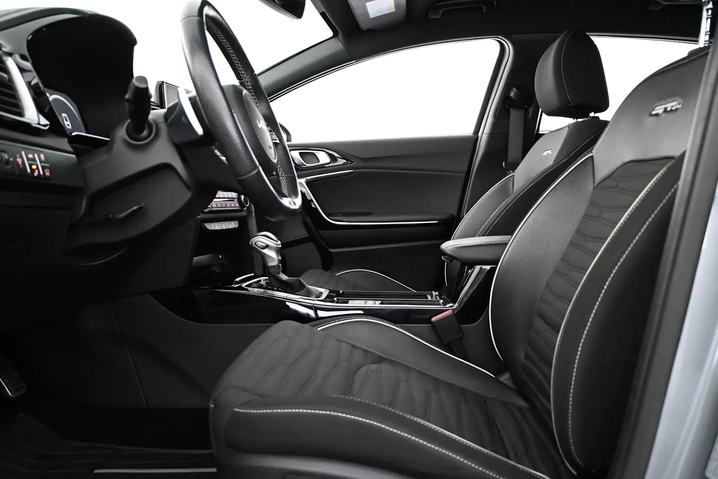 Car Image - 71VSRTsyE2NsgER7LOKL2N