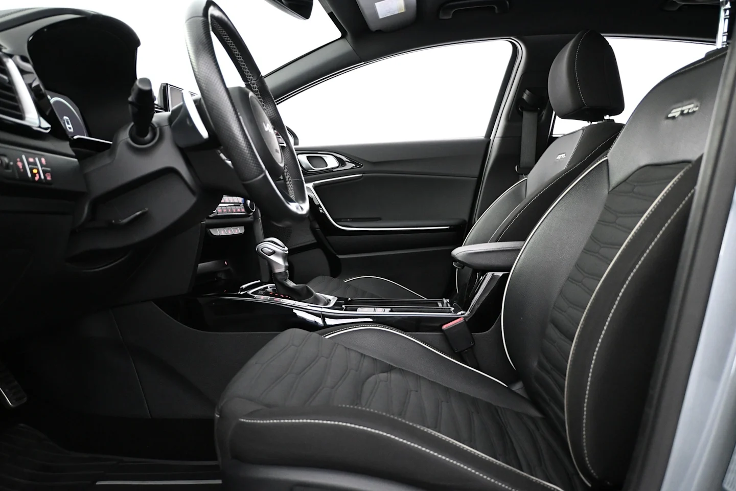 Car Image - 71VSRTsyE2NsgER7LOKL2N