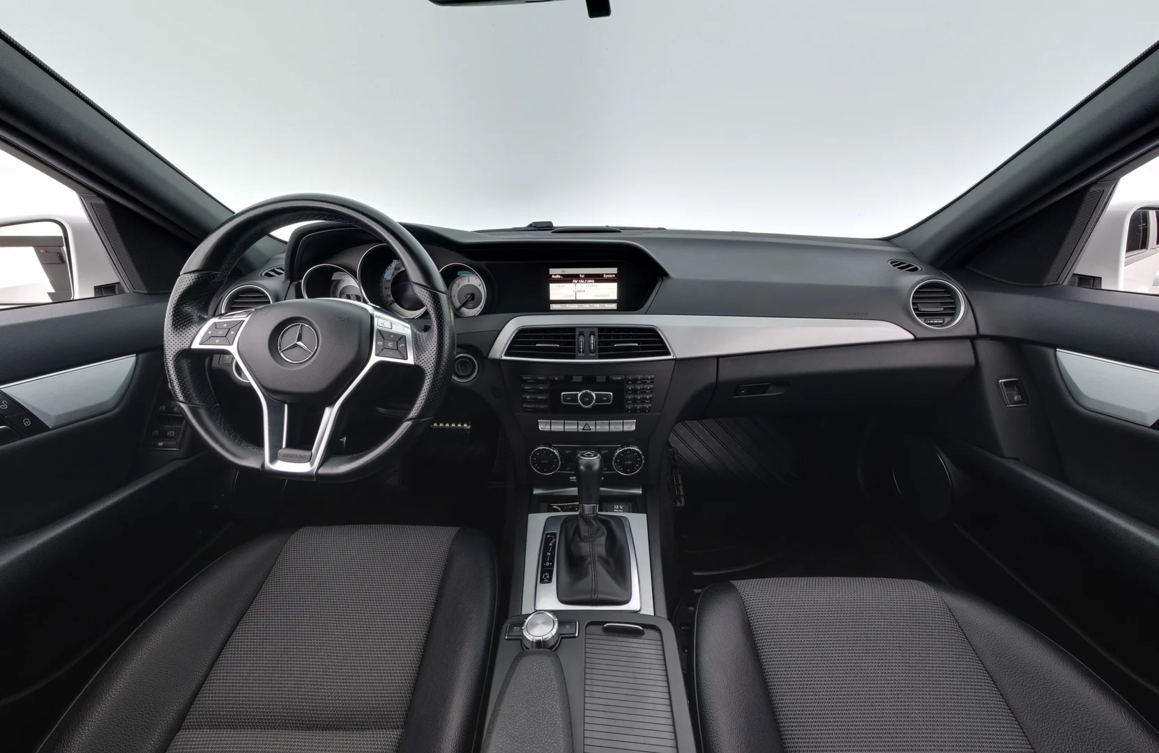 Car Image - 6Msgr33g3BvlRlzsiGsVC3
