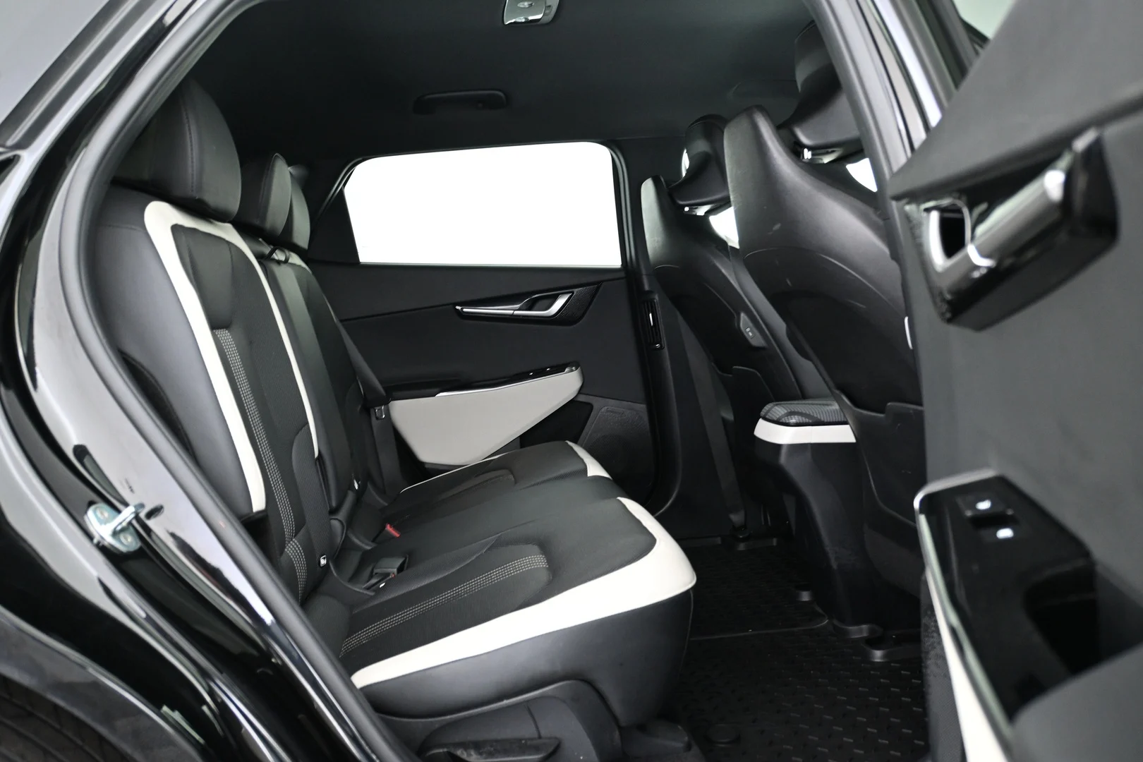 Car Image - 4LM7xIcvYnWynEB8XFiXyM
