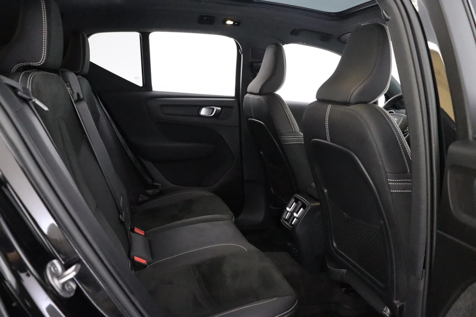 Car Image - 1C8BPQ1E1943FpjwwGCuce